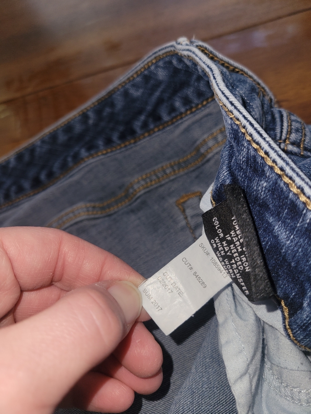 Torrid Star Wars Her Universe Patch Jeans 20 - Picture 9 of 13